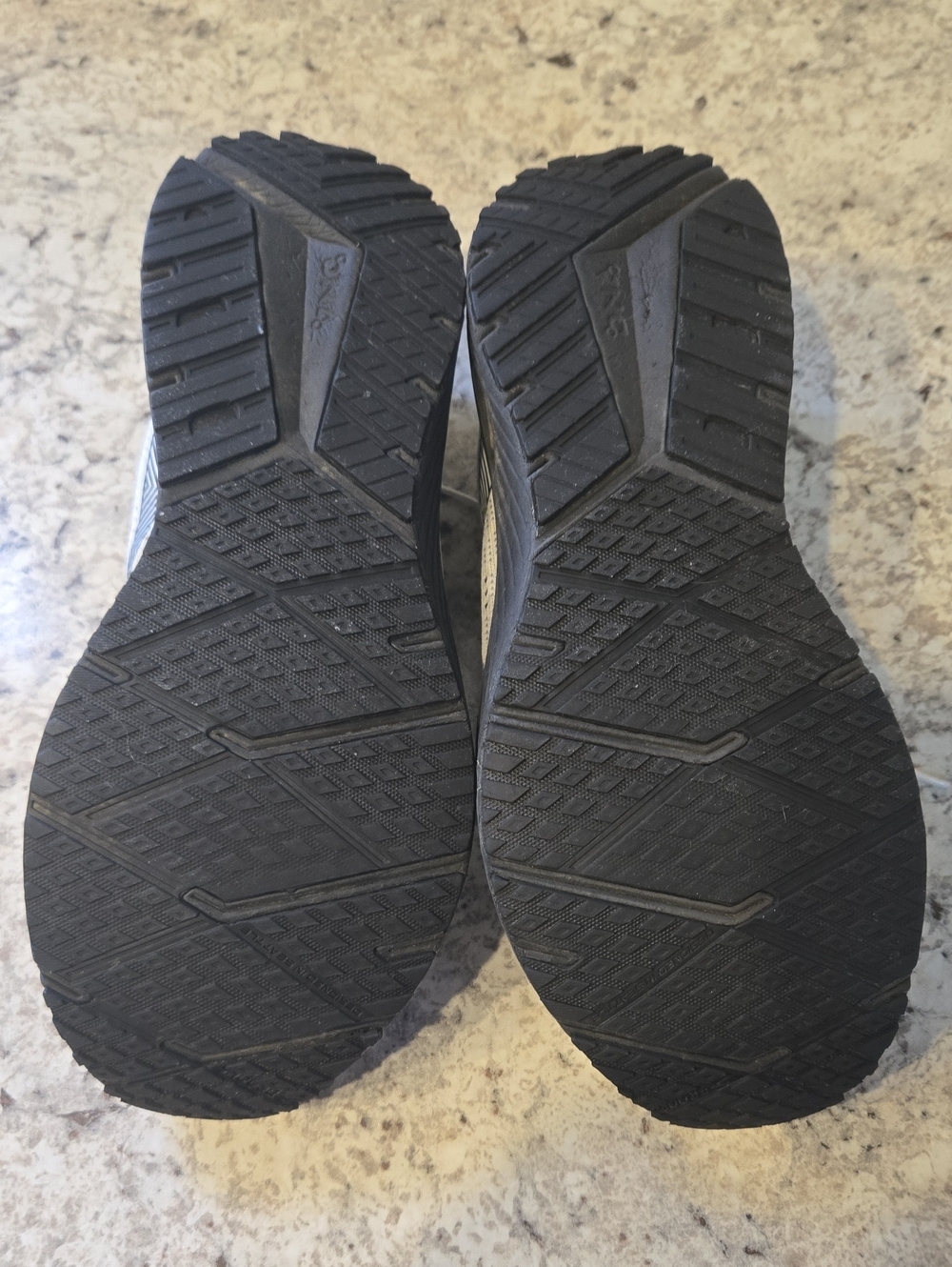 Brooks Revel 6 Men’s Running Shoes - Picture 9 of 12